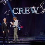 Interview mit dem Kreuzfahrt Direktor nach dem Crew Show Opening im Theater der Mein Schiff 6